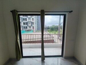 Room in 1 BHK Apartment at Mahalunge – for Rent