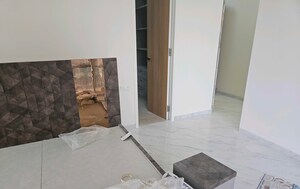 Room in 4 BHK Apartment at Indiabulls Sky Forest, Lower Parel – for Rent