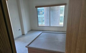 Room in 4 BHK Apartment at Indiabulls Sky Forest, Lower Parel – for Rent