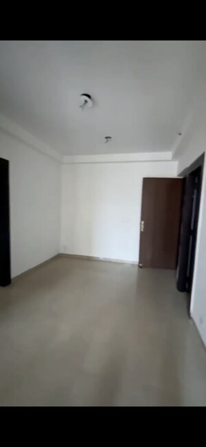 Room in 2 BHK Apartment at Nirala World Estate I, Tech Zone 4 Greater Noida – for Sale