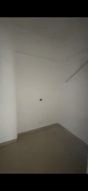 Room in 2 BHK Apartment at Nirala World Estate I, Tech Zone 4 Greater Noida – for Sale