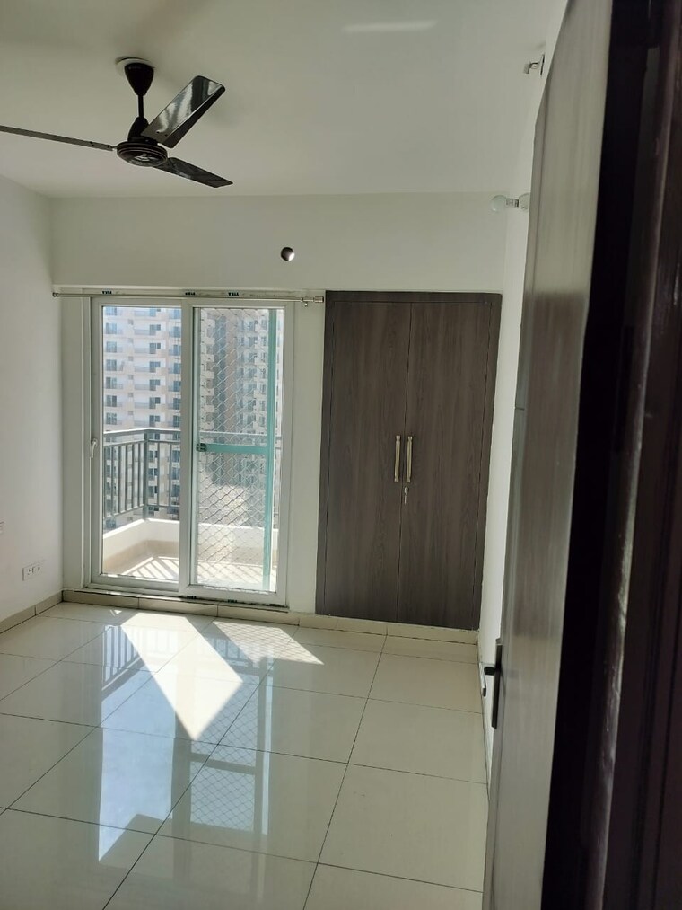 Bathroom, divyansh-flora 2.5 Bedroom 1335 Sq.Ft. Apartment In Sector 16c Greater Noida Greater Noida 9271123