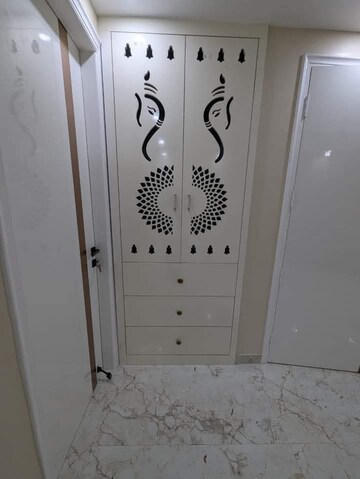 Room in 2 BHK Apartment at Saket – for Rent