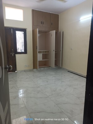Room in 3 BHK Apartment at Ip Extension – for Rent