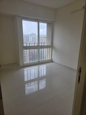 Room in 3 BHK Apartment at Vijay Orovia, Ghodbunder Road – for Sale