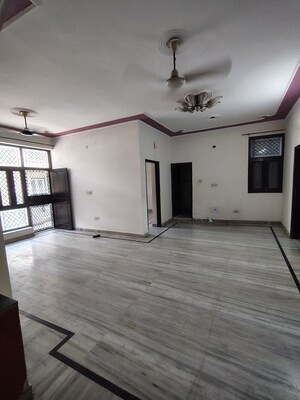 3 BHK Builder Floor For Rent in Green Fields Colony