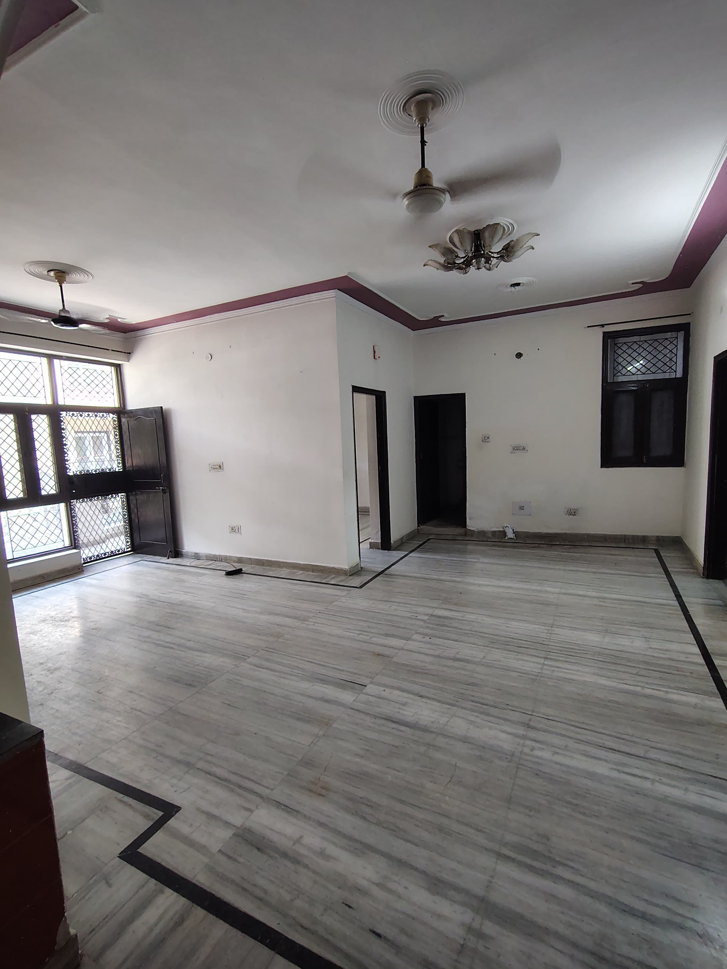 3 BHK + Pooja Room,Servant Room,Study Room,Extra Room Builder Floor For Rent in Green Fields Colony