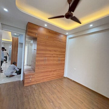 Room in 2.5 BHK Apartment at Signature Global City, Sector 37d – for Rent