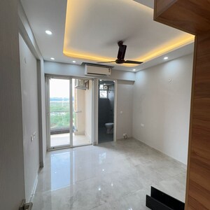 Room in 2.5 BHK Apartment at Signature Global City, Sector 37d – for Rent