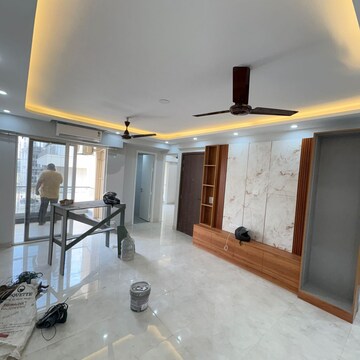 Room in 2.5 BHK Apartment at Signature Global City, Sector 37d – for Rent