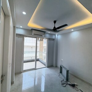 Room in 2.5 BHK Apartment at Signature Global City, Sector 37d – for Rent