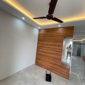 Furnished Amenities in 2.5 BHK Apartment at Signature Global City, Sector 37d – for Rent