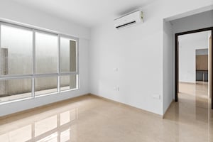 Room in 4 BHK Apartment at Dosti Greenscape, Hadapsar – for Sale