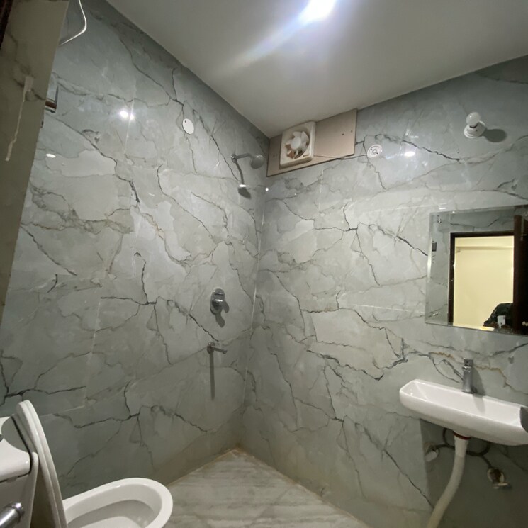 Bathroom, chattarpur 1 Bedroom 600 Sq.Ft. Builder Floor In Chattarpur Delhi 9271204