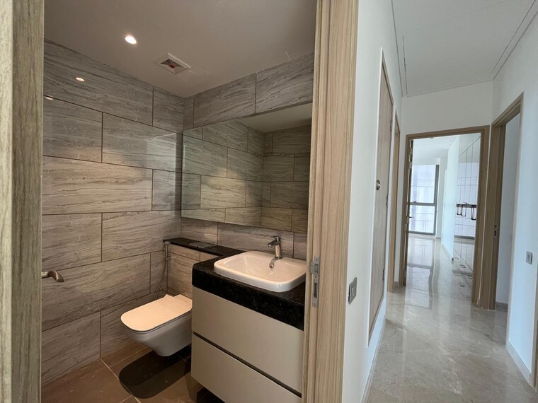 Bathroom, rustomjee-crown 5 Bedroom 3072 Sq.Ft. Apartment In Prabhadevi Mumbai 9271195