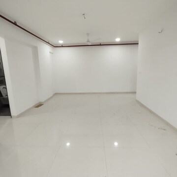 Room in 2 BHK Apartment at Naman Habitat, Andheri West – for Rent