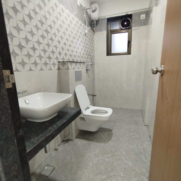 Bathroom, naman-habitat 2 Bedroom 807 Sq.Ft. Apartment In Andheri West Mumbai 9271210