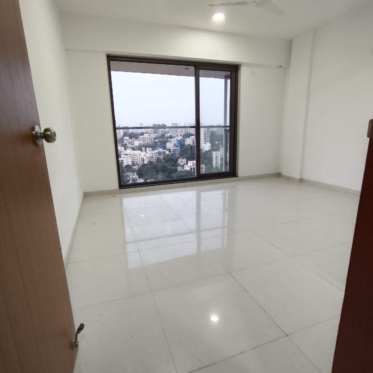 2 BHK Apartment For Rent in Naman Habitat
