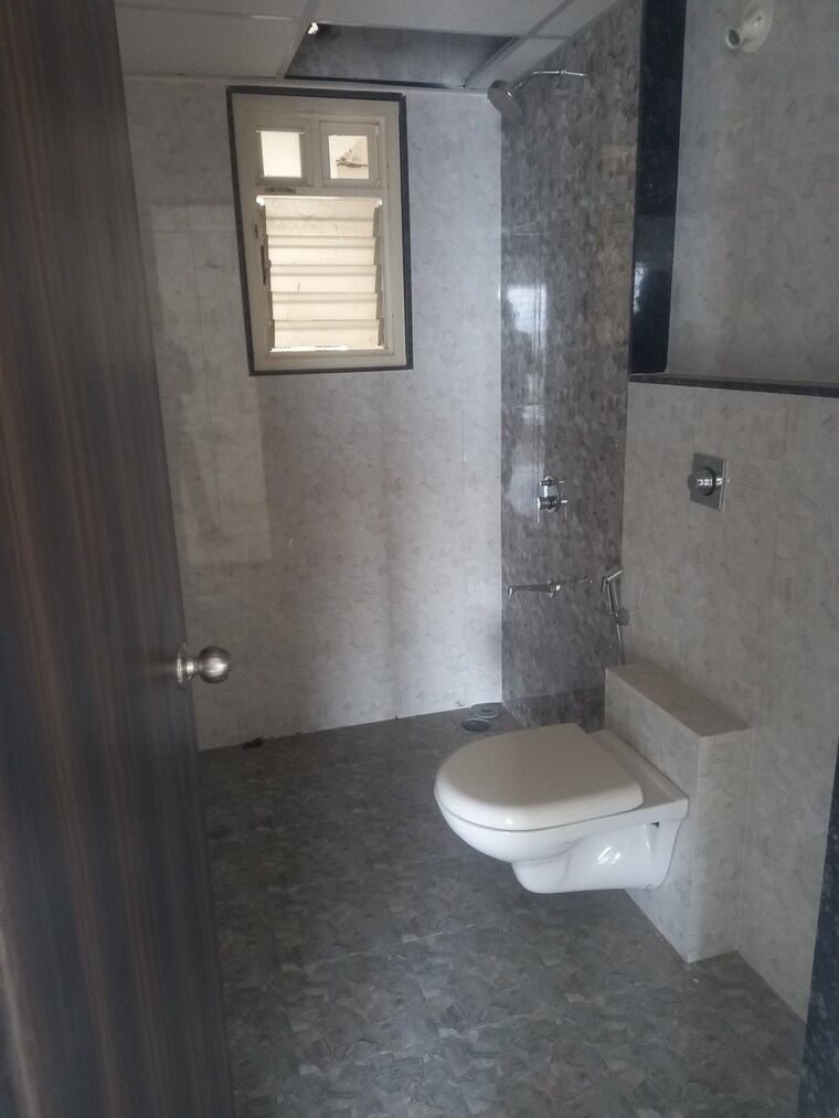 Bathroom, shapoorji-pallonji-joyville-hadapsar-annexe 1 Bedroom 430 Sq.Ft. Apartment In Hadapsar Pune 9271226