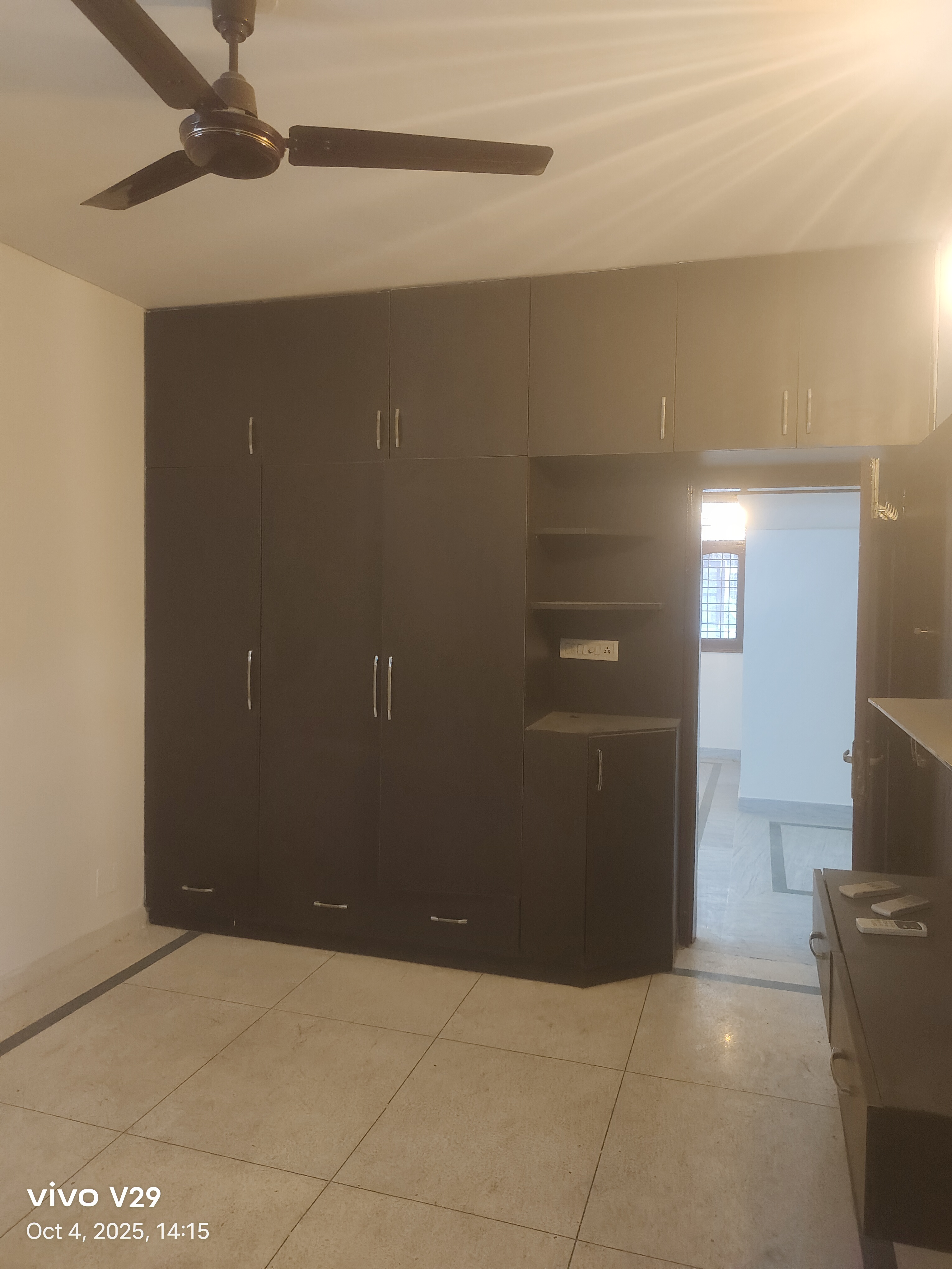 3 BHK + Servant Room Apartment For Rent in Vastu Apartments