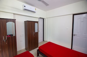 Room in  Pg at Goregaon East – for Rent