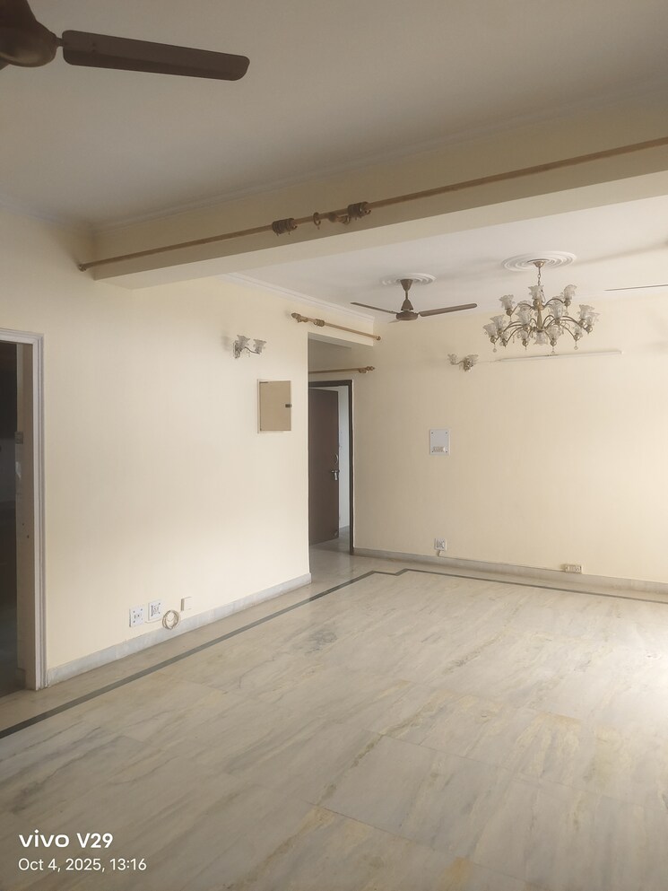 Room, ashoka-group-housing-society 3 Bedroom 1750 Sq.Ft. Apartment In Sector 56 Gurgaon 9271326