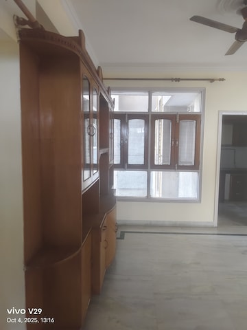 Room in 3 BHK Apartment at Ashoka Group Housing Society, Sector 56 – for Rent