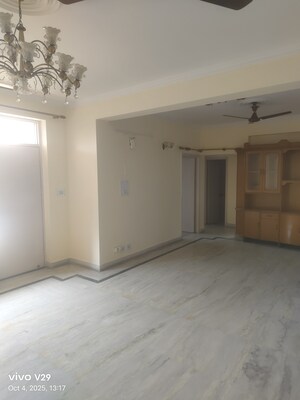 Room in 3 BHK Apartment at Ashoka Group Housing Society, Sector 56 – for Rent