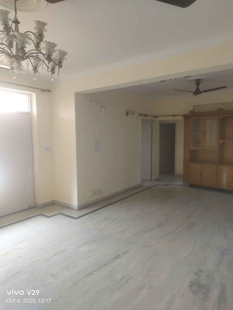 Room, ashoka-group-housing-society 3 Bedroom 1750 Sq.Ft. Apartment In Sector 56 Gurgaon 9271326