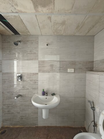 Bathroom in 3 BHK Apartment at Rainbow Vistas, Hi Tech City – for Rent