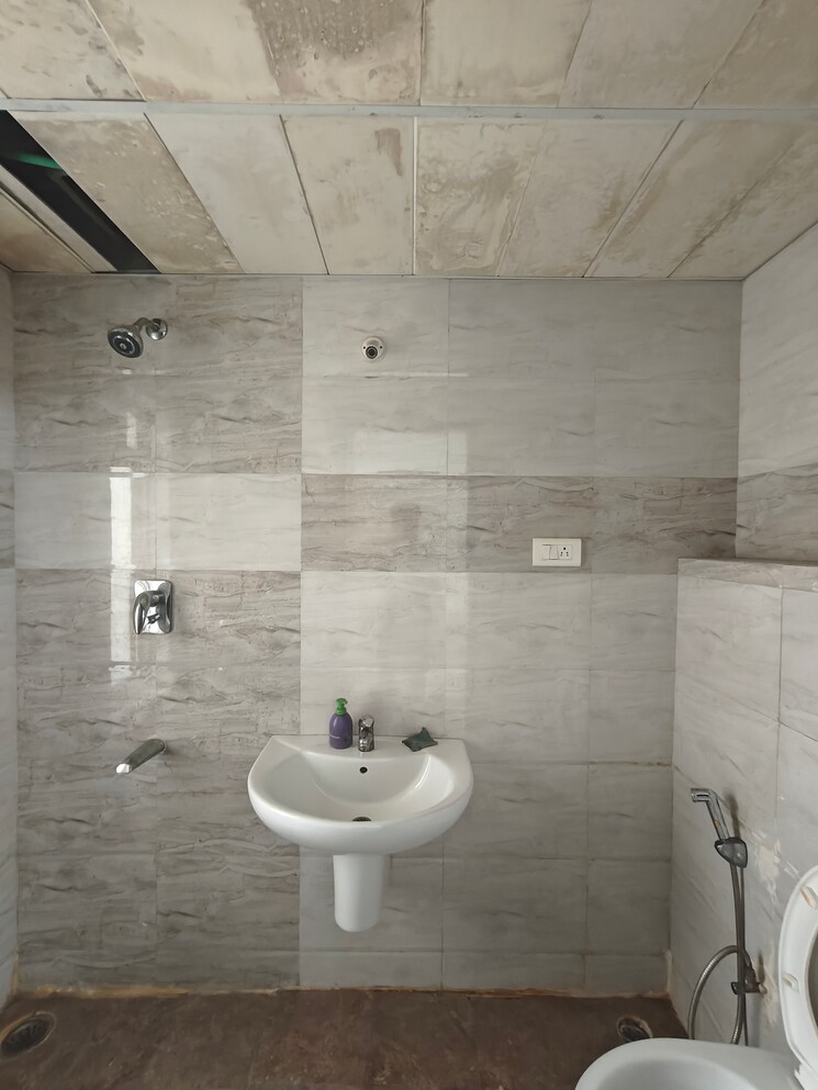Bathroom, rainbow-vistas 3 Bedroom 1580 Sq.Ft. Apartment In Hi Tech City Hyderabad 9271300