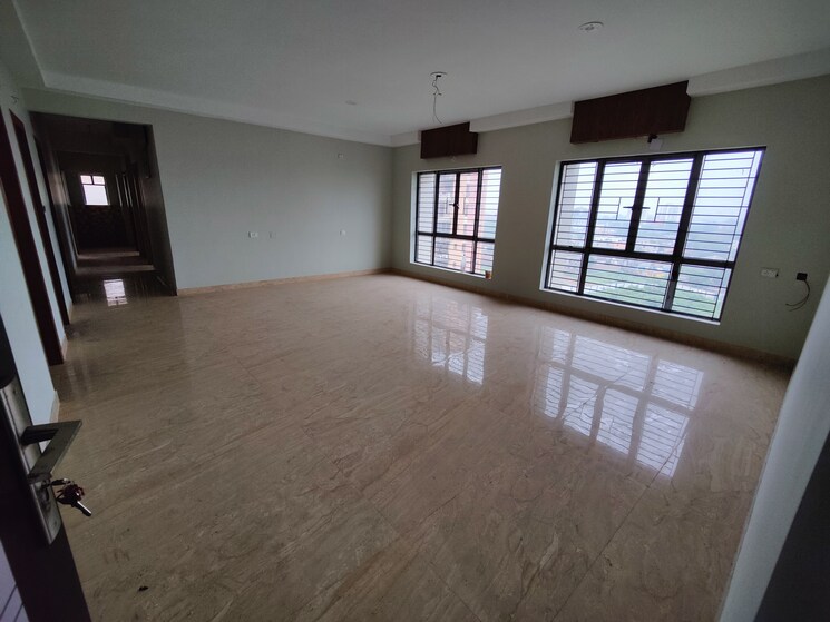 Room, champasari 4 Bedroom 2500 Sq.Ft. Apartment In Champasari Siliguri 9271311