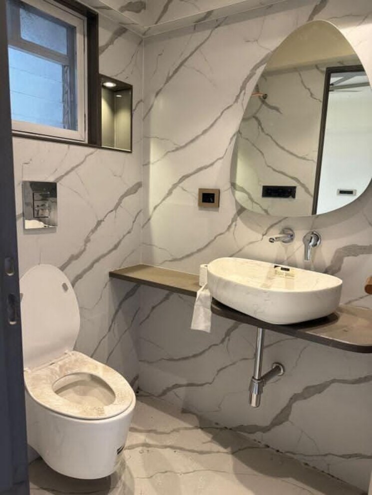 Bathroom, windsor-grande-residences 4 Bedroom 3400 Sq.Ft. Apartment In Andheri West Mumbai 9271337