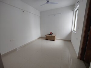 Room in 3 BHK Apartment at Matigara – for Rent