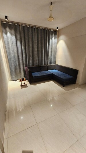 1 BHK Apartment For Rent in Khar West