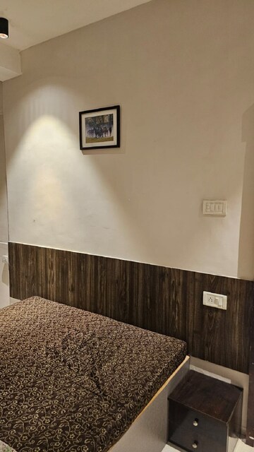 Bedroom in 1 BHK Apartment at Khar West – for Rent