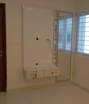 Room in 2.5 BHK Apartment at Prestige Tranquil, Kokapet – for Rent