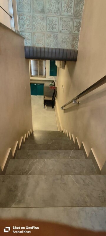  1 BHK Apartment at Bandra West – for Rent