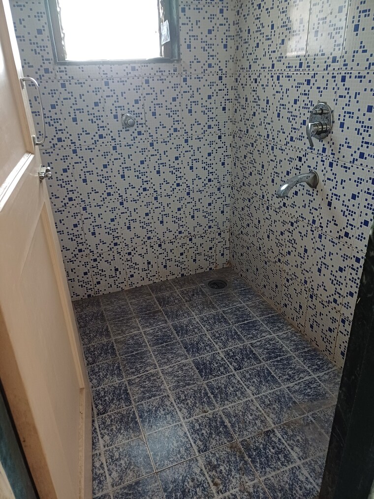 Bathroom, kopar khairane 1 RK 400 Sq.Ft. Apartment In Kopar Khairane Navi Mumbai 9271469