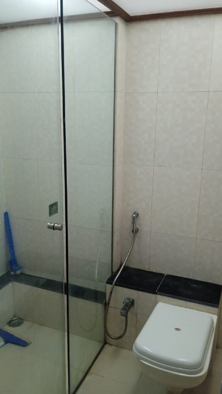 Bathroom, santacruz west 2 Bedroom 750 Sq.Ft. Apartment In Santacruz West Mumbai 9271467