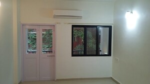 Room in 2 BHK Apartment at Santacruz West – for Rent