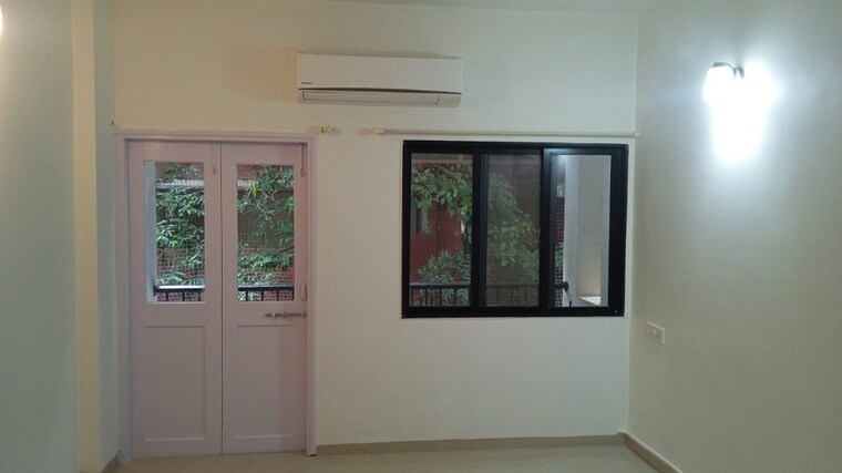 Room, santacruz west 2 Bedroom 750 Sq.Ft. Apartment In Santacruz West Mumbai 9271467