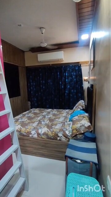 Bedroom in 2 BHK Apartment at Sunteck Gilbird, Andheri West – for Rent