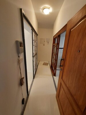  2 BHK Apartment at Khar West – for Rent