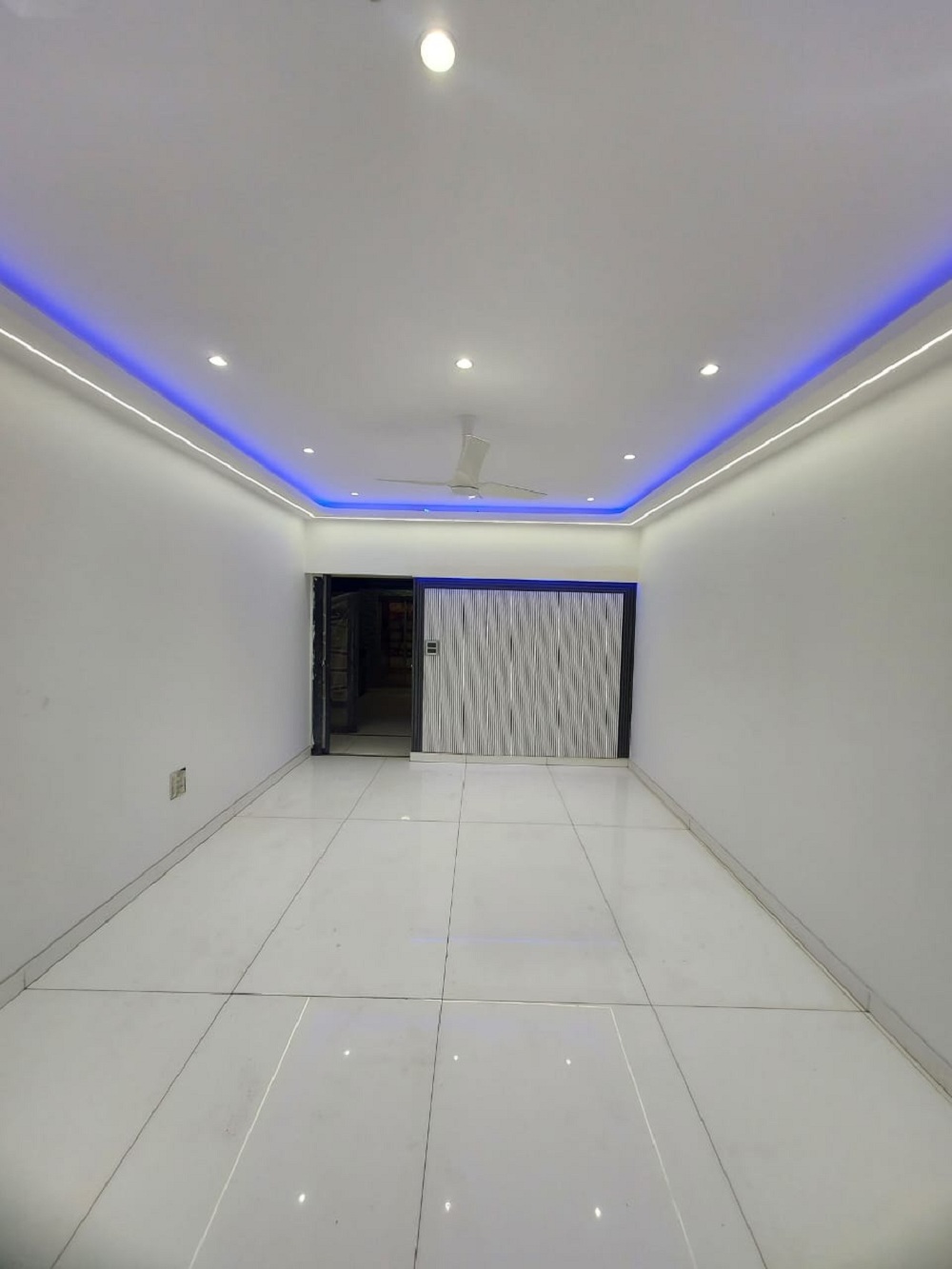 2 BHK + Pooja Room Apartment For Rent in Khar West