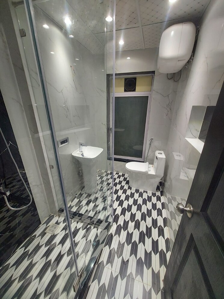 Bathroom, khar west 2 Bedroom 750 Sq.Ft. Apartment In Khar West Mumbai 9271489