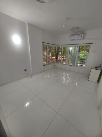 Room in 2 BHK Apartment at Khar West – for Rent