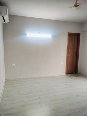 Room in 3 BHK Apartment at M3M Heights, Sector 65 – for Rent