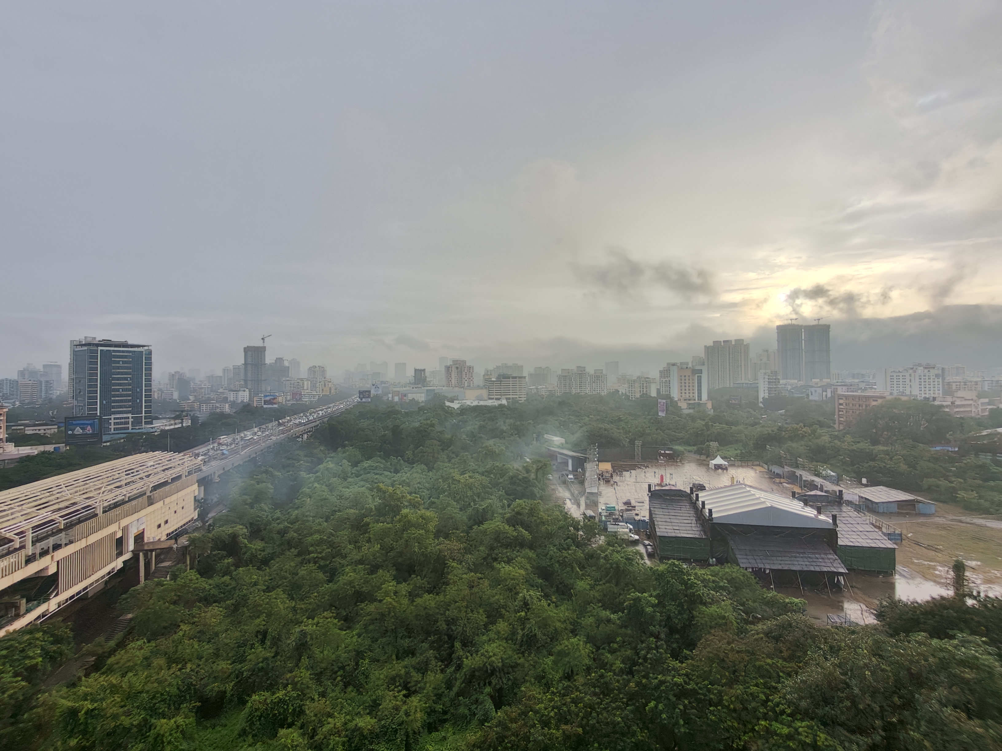 2 BHK + Pooja Room,Extra Room Apartment For Sale in Sheth Zuri