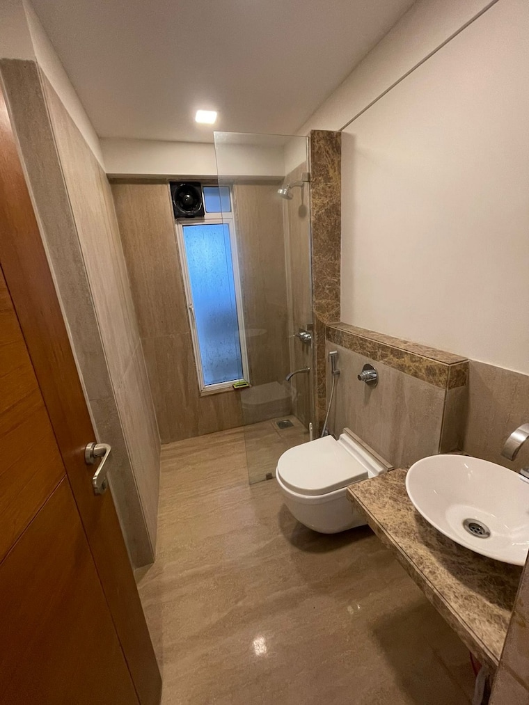 Bathroom, khar west 3 Bedroom 1200 Sq.Ft. Apartment In Khar West Mumbai 9271509